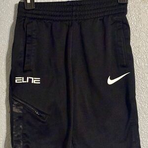 Boys Nike Elite Athletic Shorts (M)